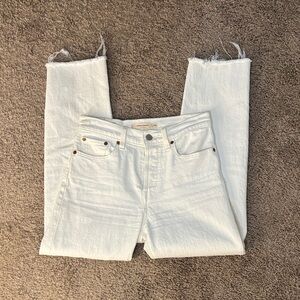 Levi’s Wedgie Straight White Raw Hem Jeans Size 24